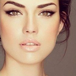 Maquillage naturel pour un premier rendez-vous