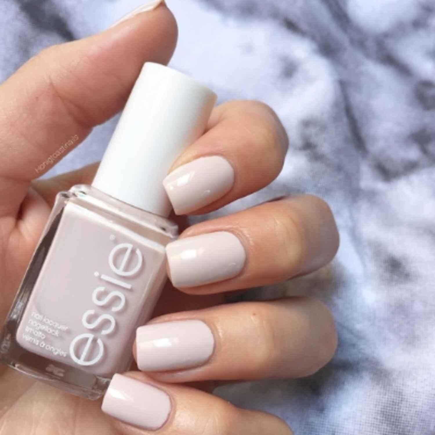 Faire un parfait vernis nude