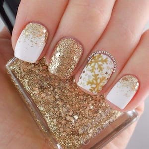 Nail art blanc et or pailleté