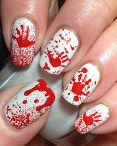 Un Nail art sanglant pour Halloween