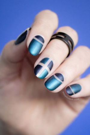 Nail art manucure negative space