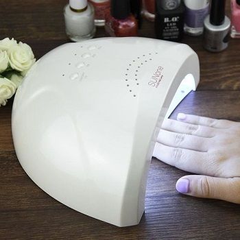 Lampe UV pour fixer le gel ou le vernis gel