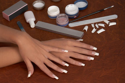 poser des faux ongles est-il risqué pour la santé ?