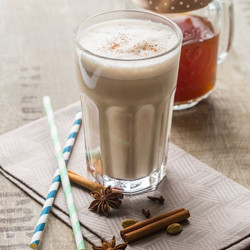 Boisson chaude lait à la cannelle 