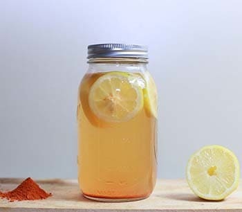le citron a des vertus drainantes qui permettent d'avoir un ventre plus plat