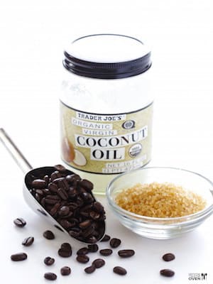 Gommage au café, sucre et huile