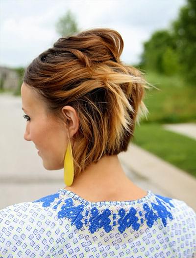 cheveux courts ondulations avec épingles