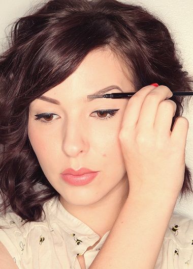 fixer ses sourcils