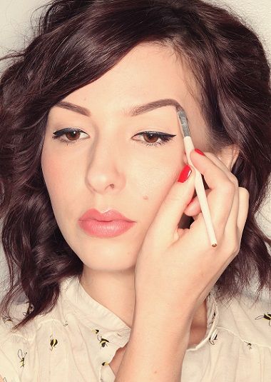 remplir ses sourcils