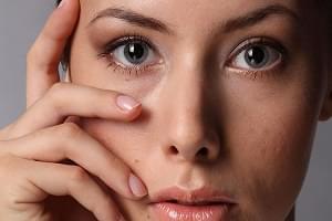 Comment réagir face à une allergie cosmétique ?