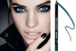 Pour l'été, le maquillage waterproof est idéal 