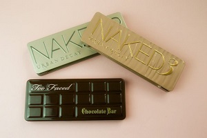 11 palette de maquillage nude au banc d'essai